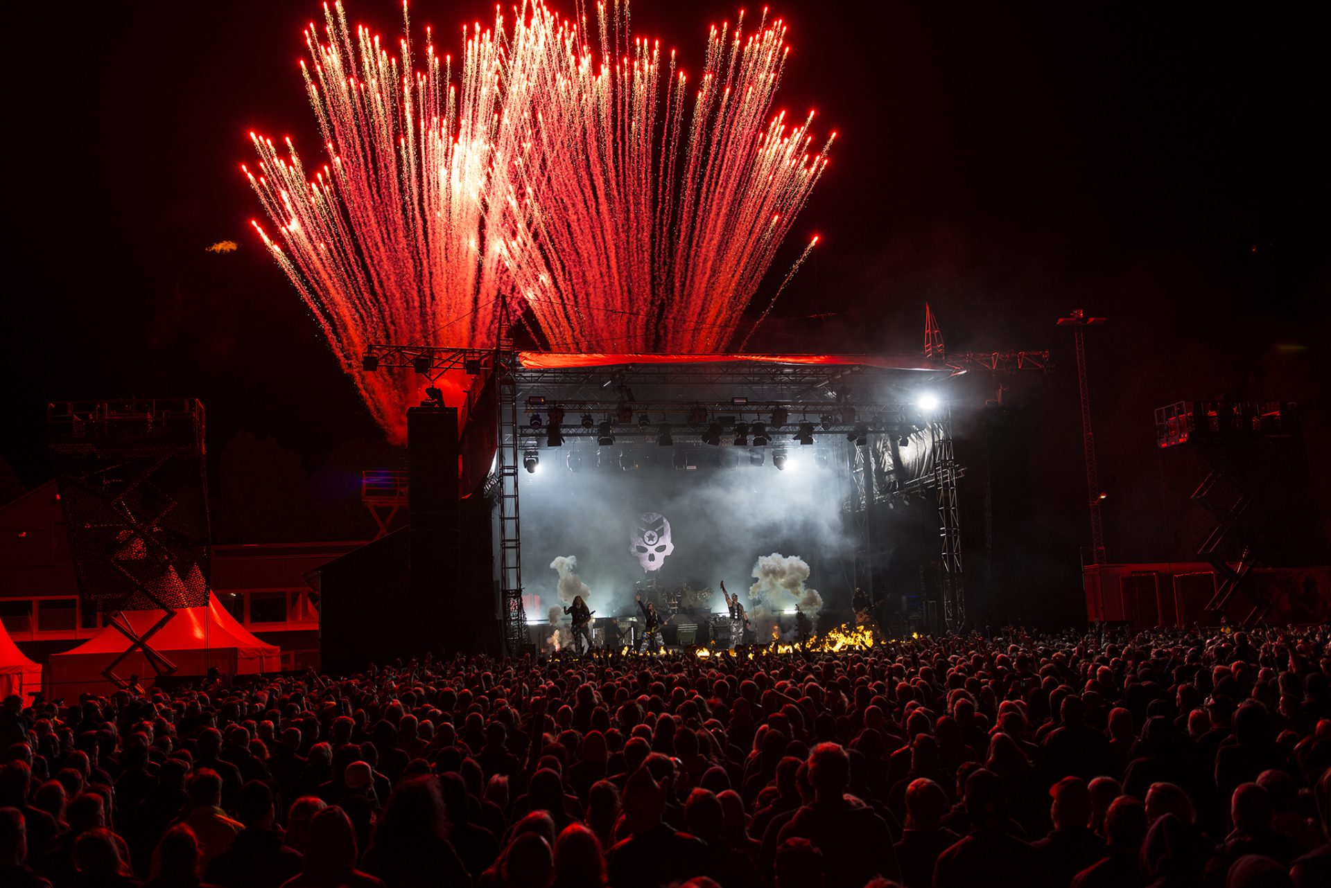 Нойз опен эйр. Sabaton open Air. Опен АИРЫ. Концертный open Air Генератор. Концерт опен Эйр.